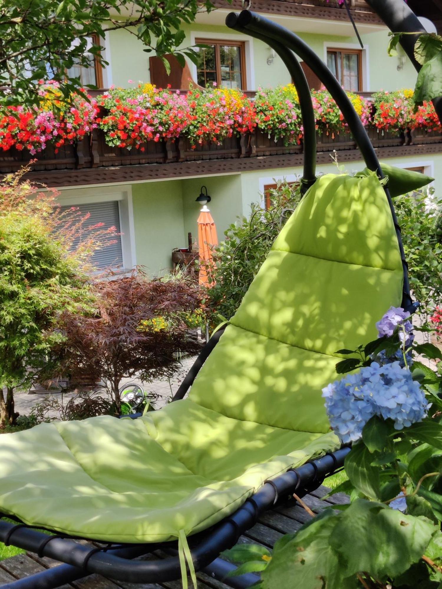 Pension Holzapfel Sankt Georgen im Attergau Exterior photo